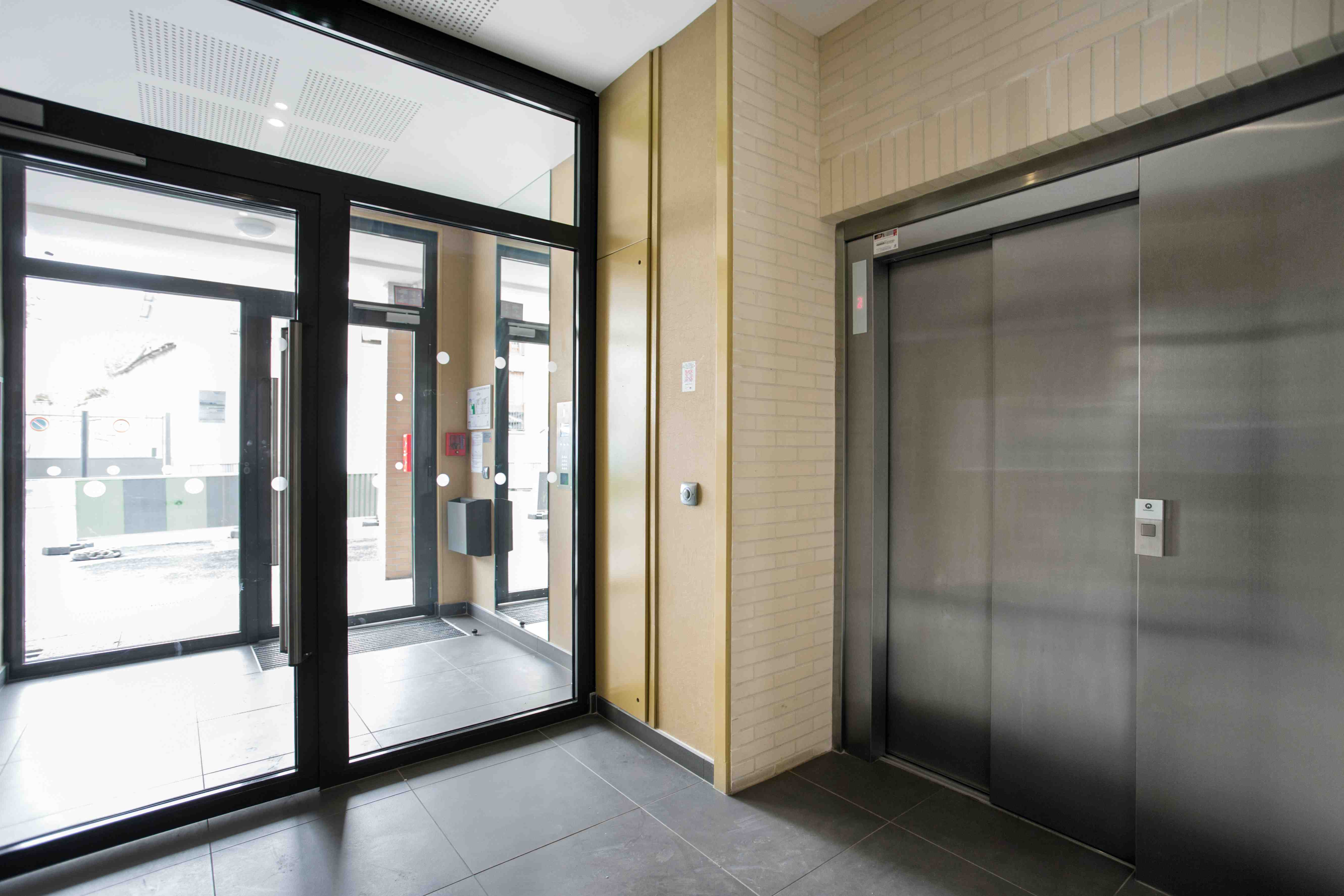 8 rue pierre brossolette
